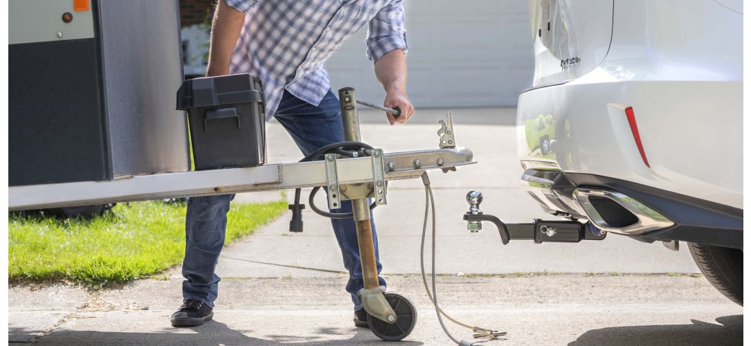 Towing Terminology: What’s the Meaning of GTC, GTW, GVWR, and Vertical Load?