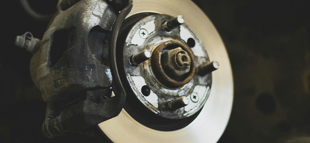 How does a trailer brake system work?
